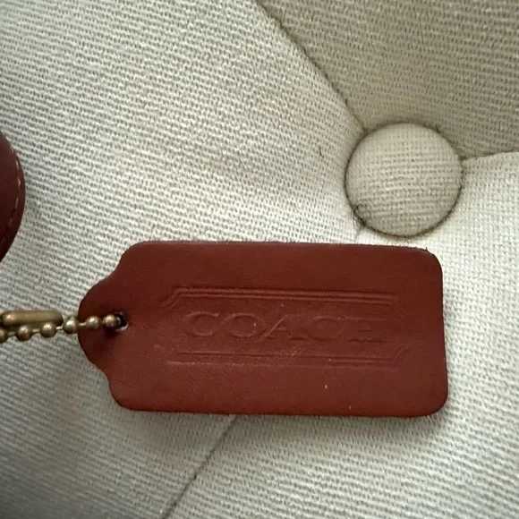 COACH Classic Tan Leather Crossbody Bag - Vintage - Great condition! - Picture 15 of 16